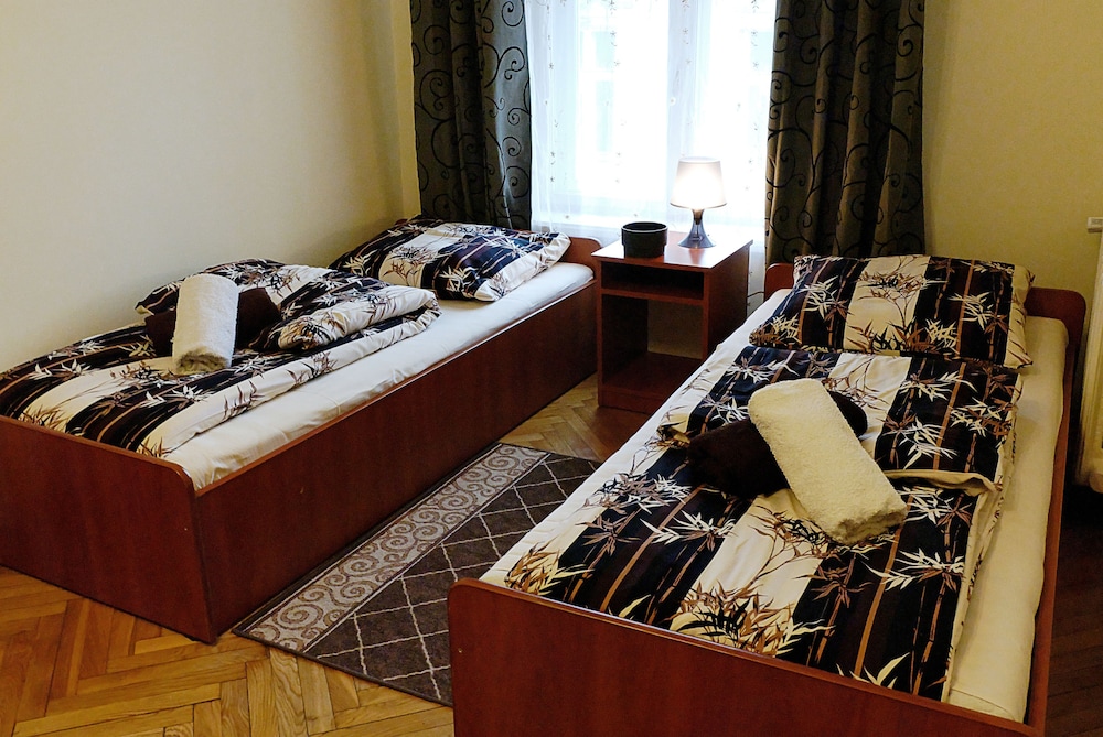 Apartment Selected at Check-In - different locations (6 adults) - Photo 1