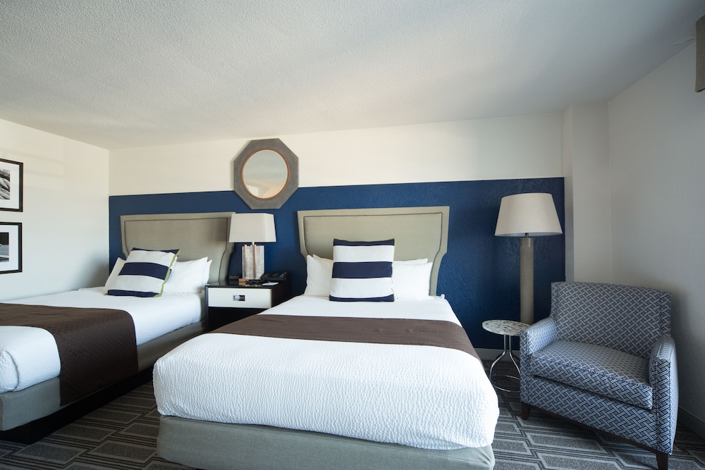 Standard Room, 2 Queen Beds photo 3