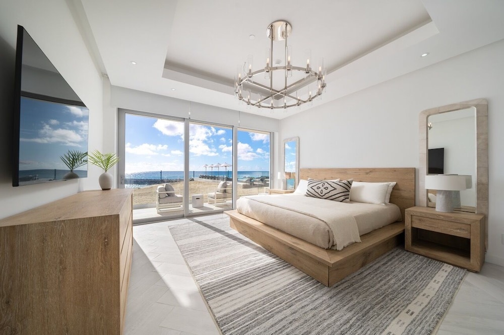 Luxury Condo, Beach View