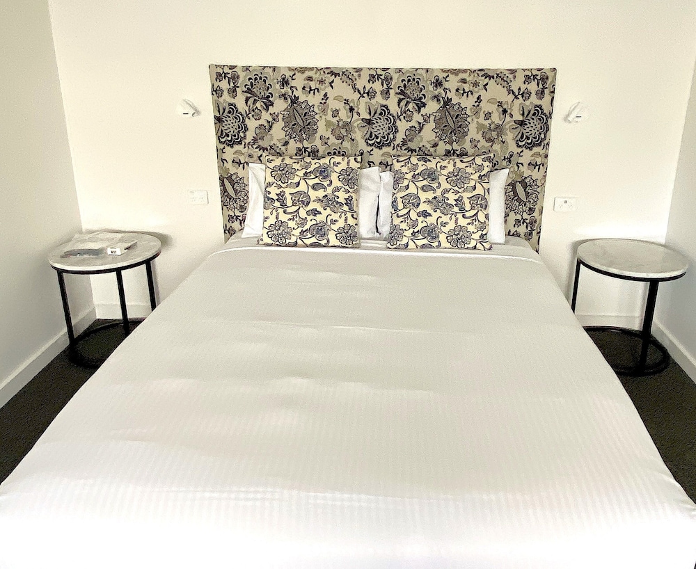 2 Bedrooms Suite photo 2