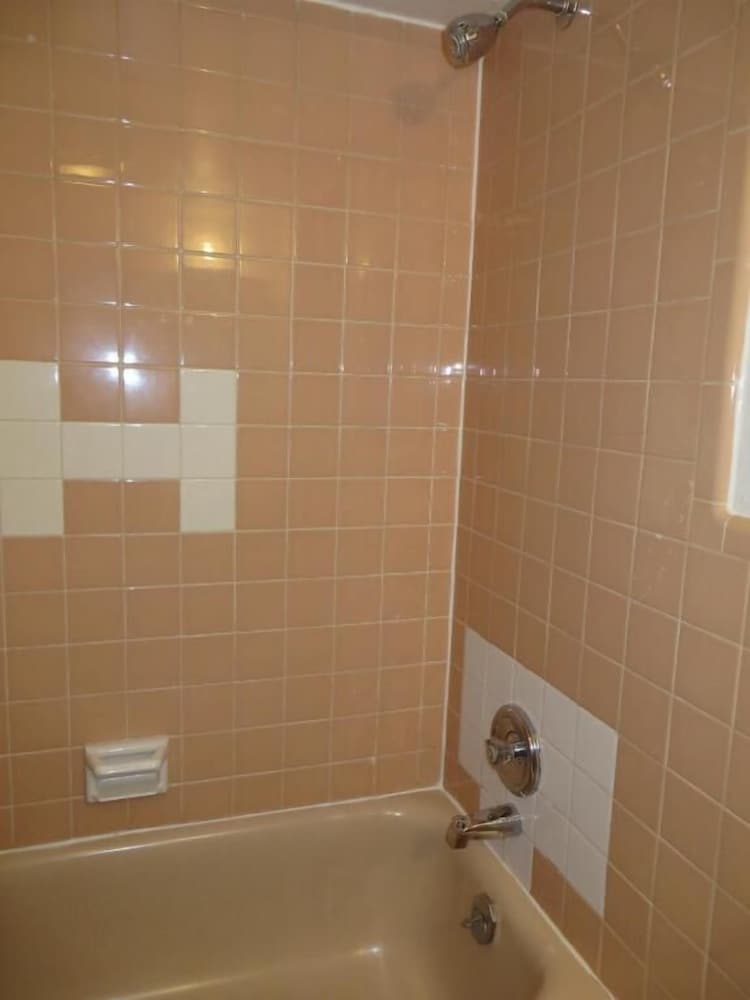 Basic Double or Twin Room, Multiple Beds - Photo 3