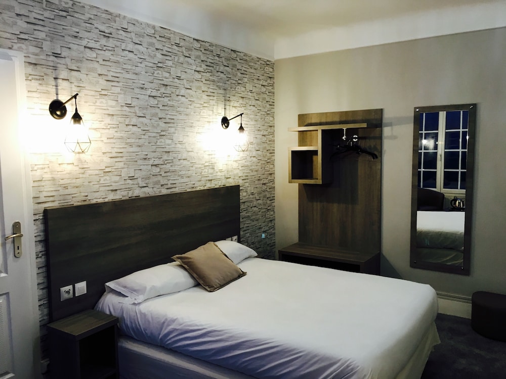 Classic Room, 1 Queen Bed, Non Smoking - Photo 2