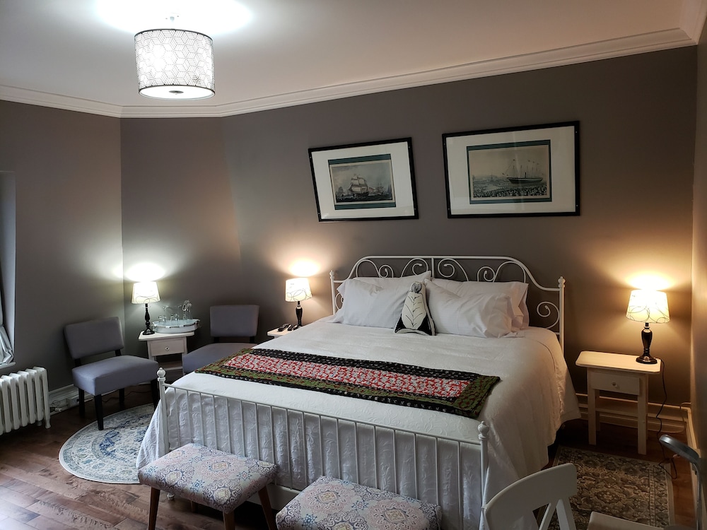 Superior Room (Beth)