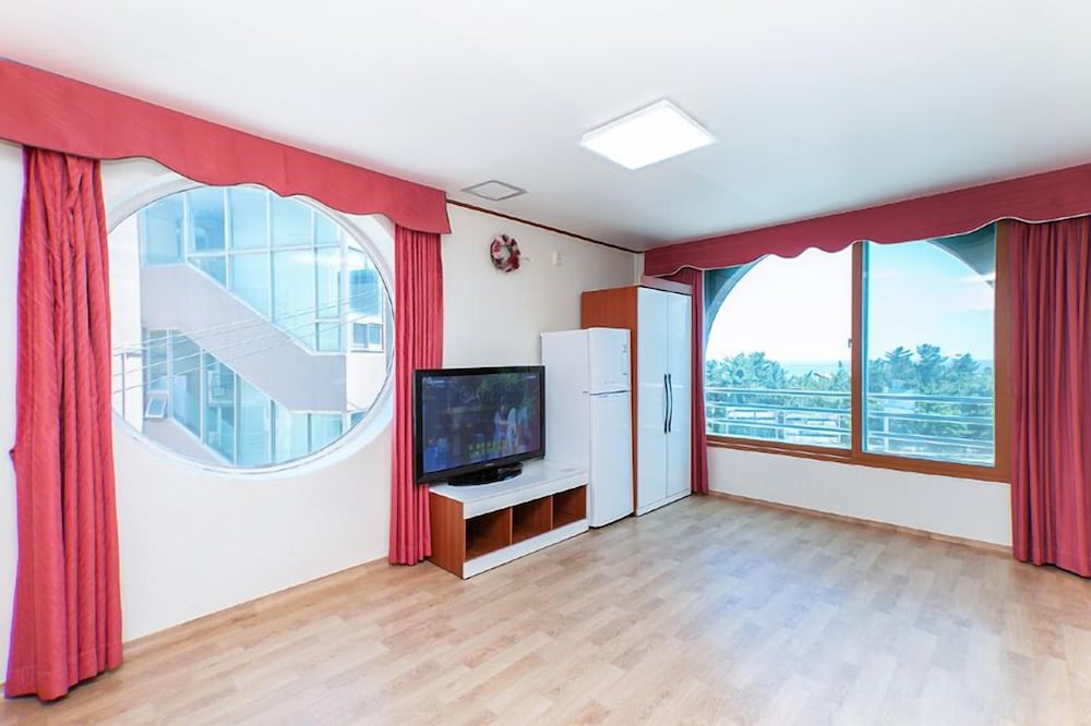 Room (Korean Ondol - 10 PY) photo 1