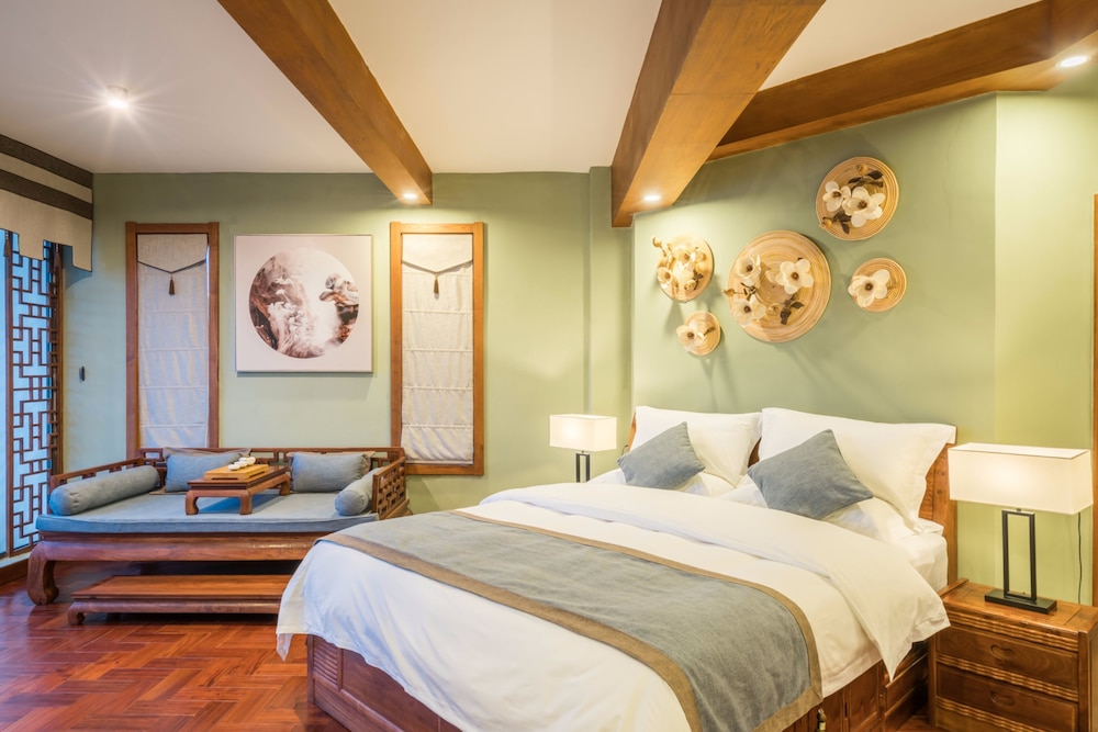 Deluxe Double Room, Lake View photo 1