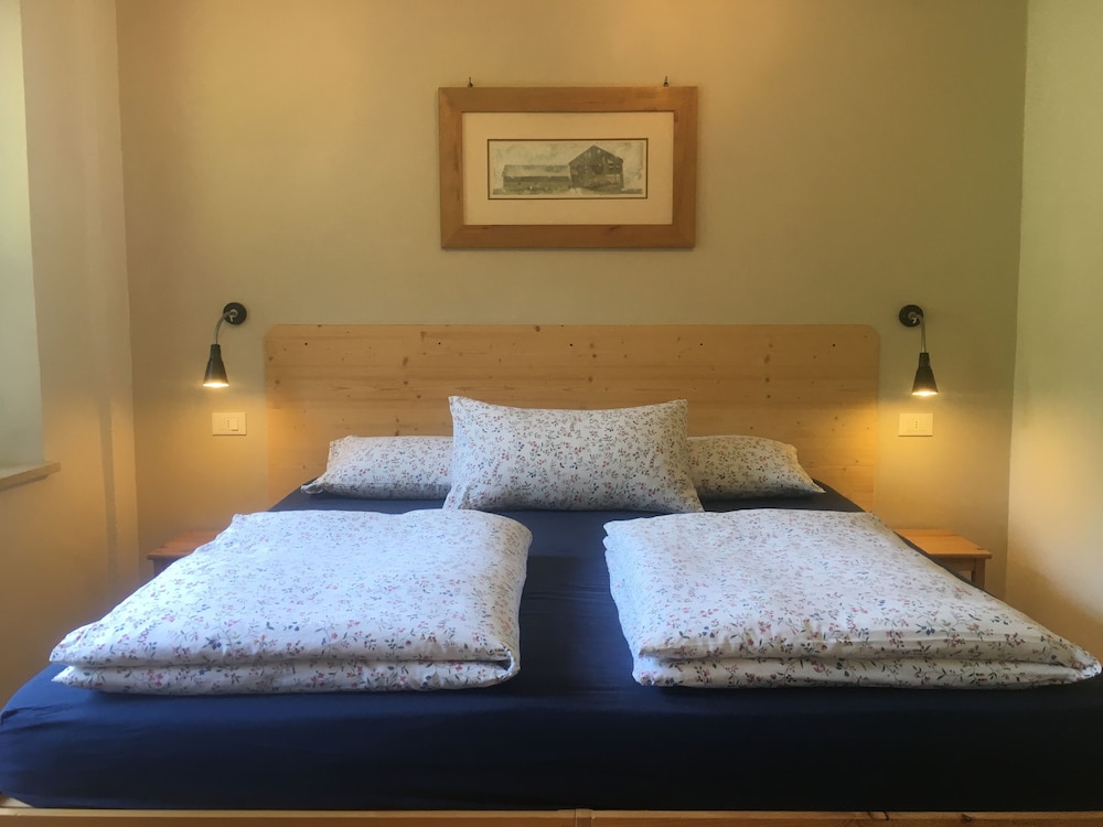Double or Twin Room, 1 Queen Bed, Garden View photo 1