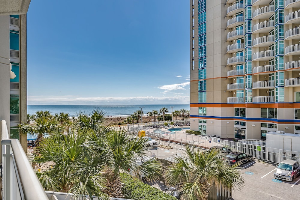 Basic Room, 3 Bedrooms, Partial Sea View (Angle)