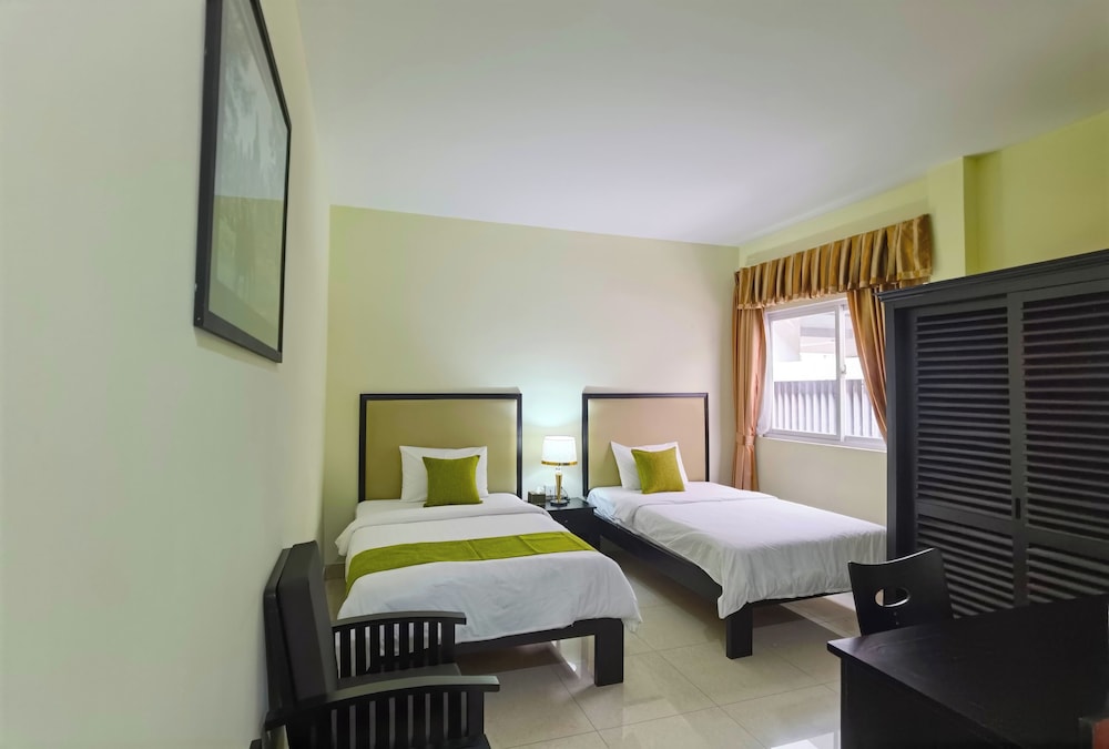 Standard Twin Room, Private Bathroom