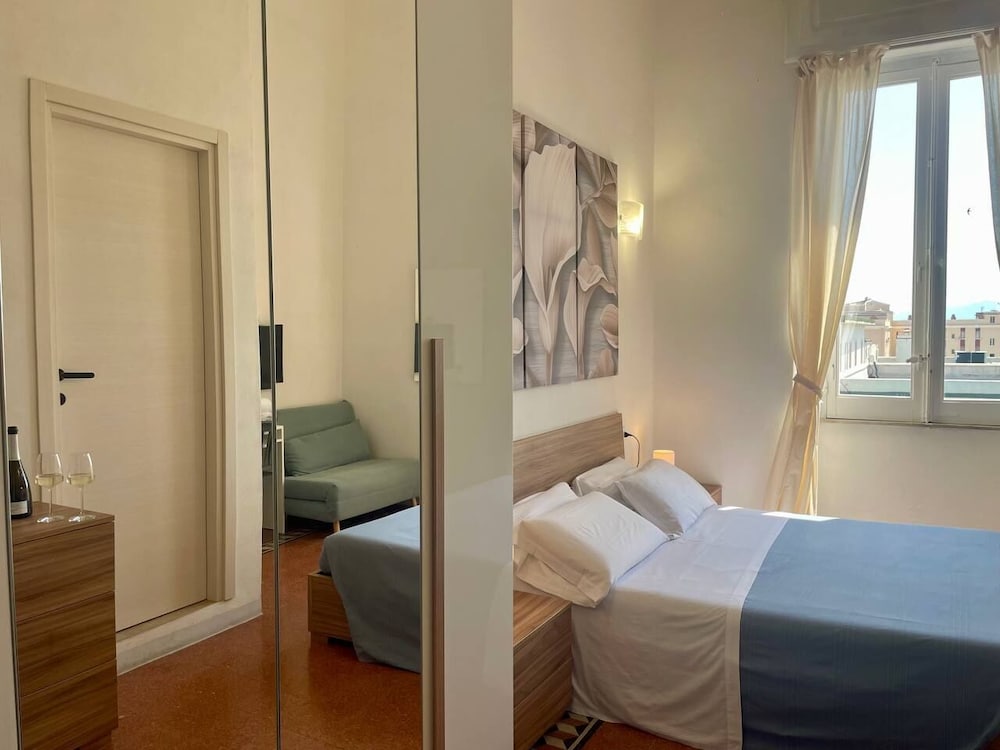 Deluxe Double Room, Partial Sea View