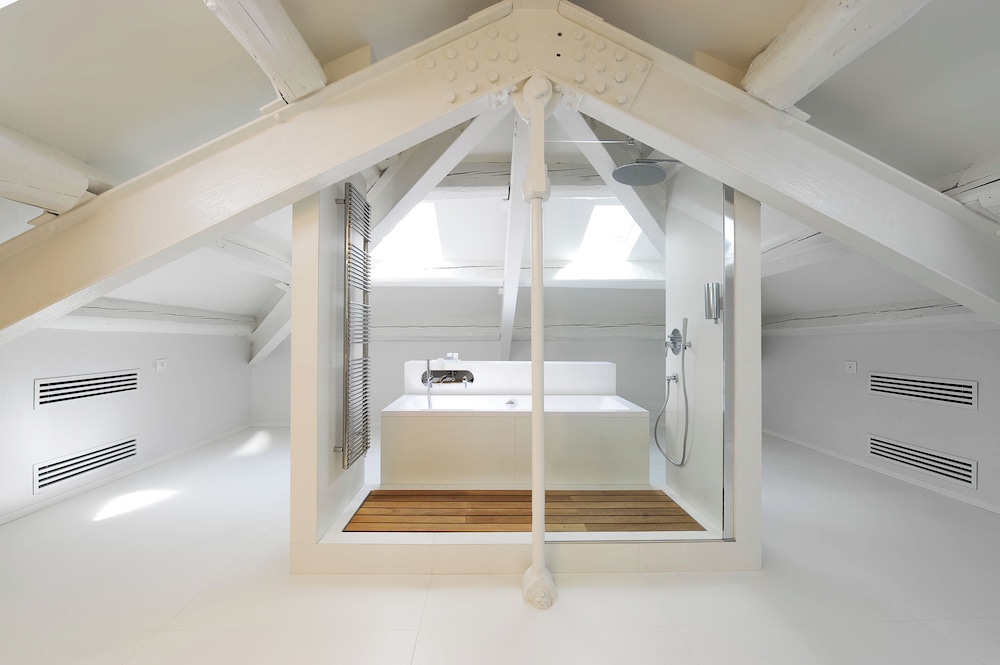 Signature Studio Suite - Photo 5