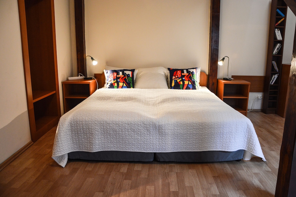 Studio, 2 Bedrooms, Mezzanine photo 1