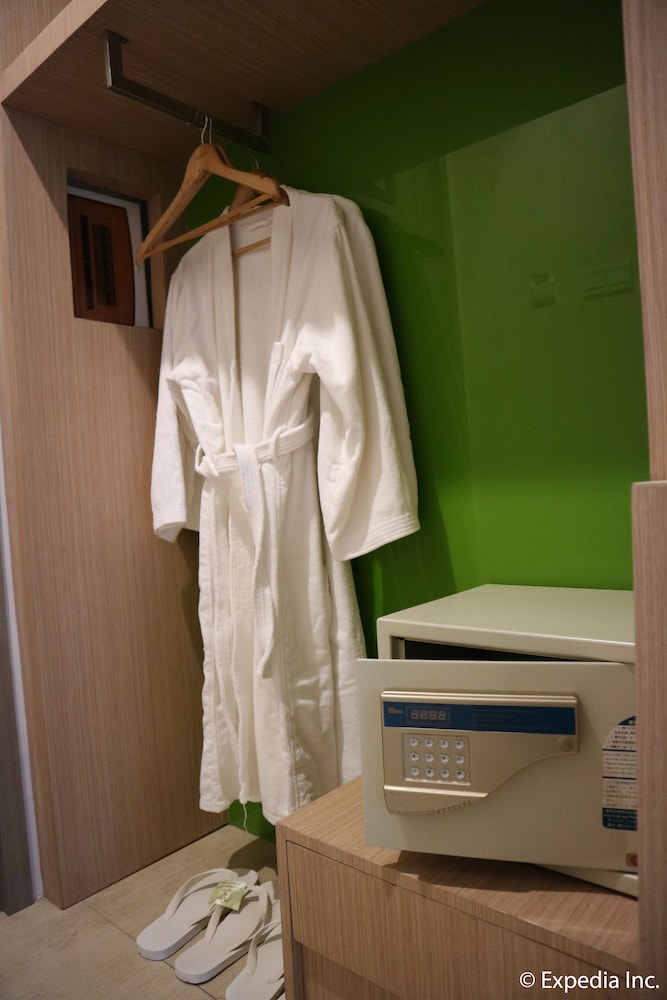 Executive Room - Photo 7