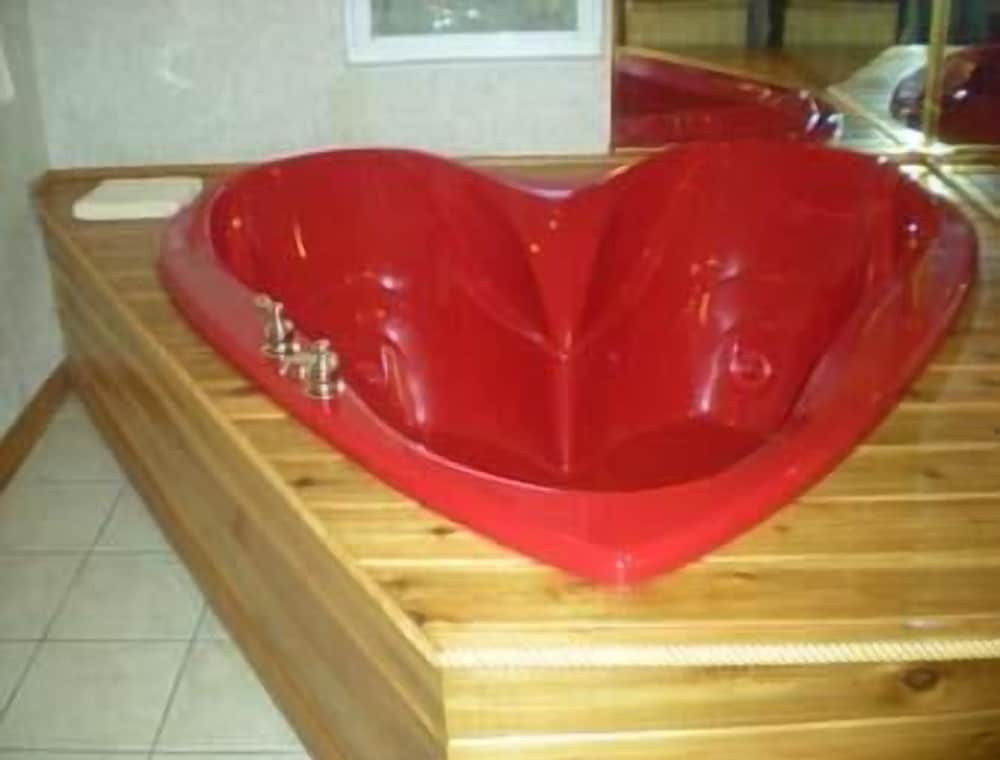 Honeymoon Room photo 3