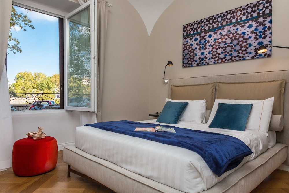 Premium Double or Twin Room, 1 Queen Bed, Private Bathroom, River View photo 2