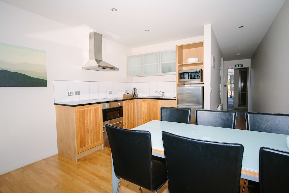 Studio Apartment - Photo 2