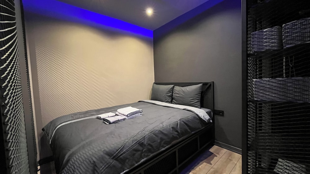 Deluxe Studio Suite photo 2