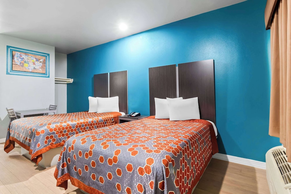 Room, 2 Double Beds, Smoking (Efficiency)