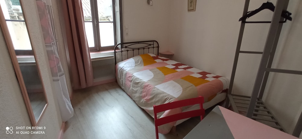 Single Room photo 3