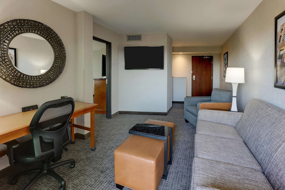 Suite, 1 King Bed with Sofa bed, Refrigerator & Microwave (2 Rooms)