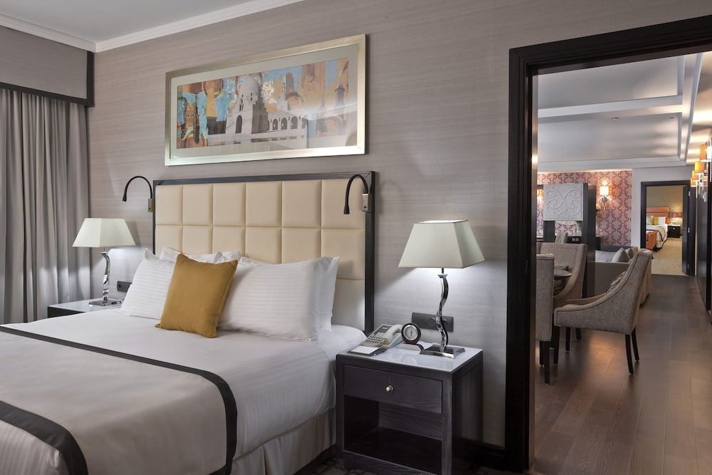 Suite (Diplomat)