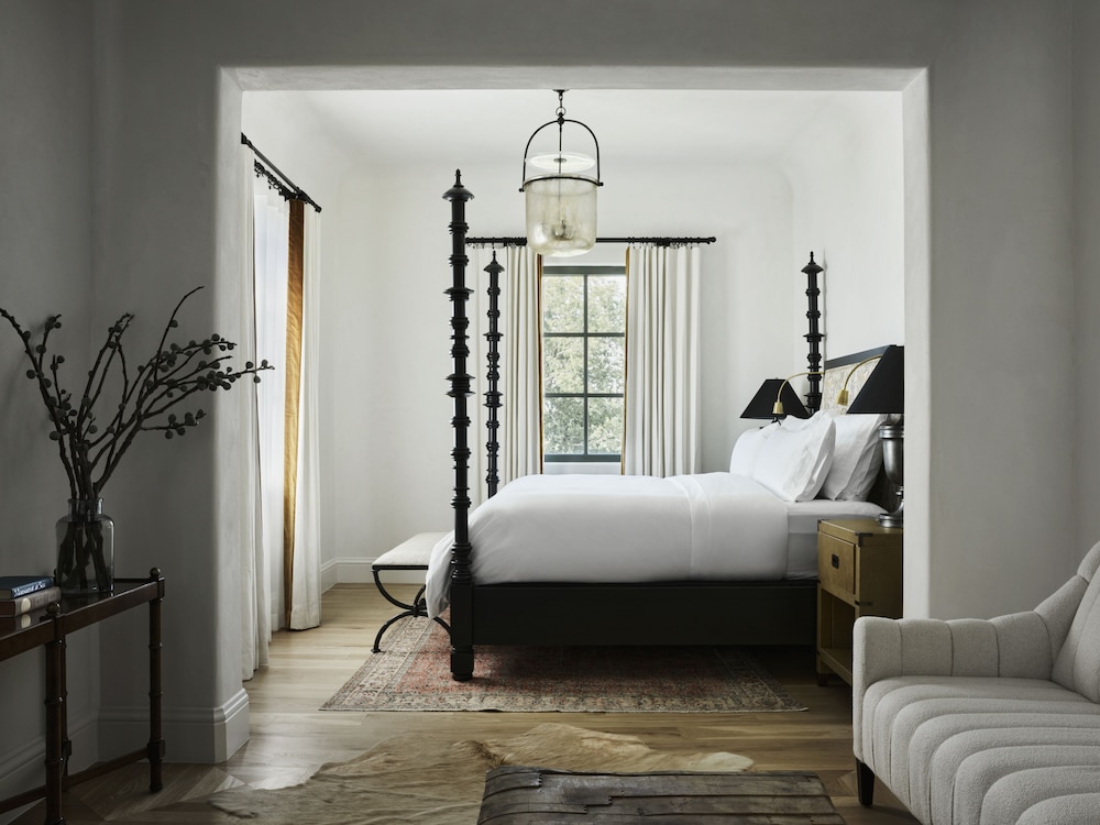 Suite, 1 King Bed, Accessible, Bathtub (Climbing Rose, Mobility/Hearing) - Photo 1