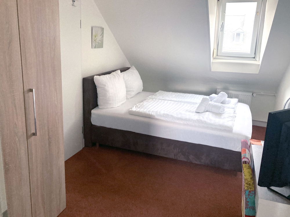 Economy Double Room, City View photo 3