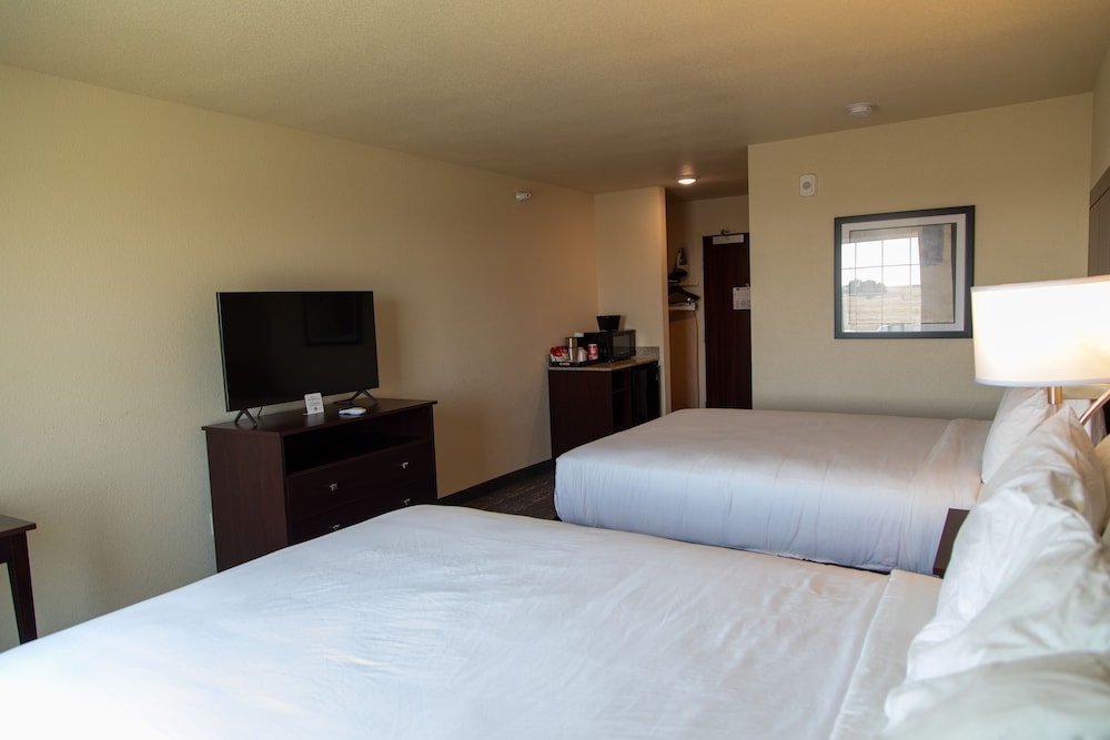 Room, 2 Queen Beds, Non Smoking (Guestroom) - Photo 3