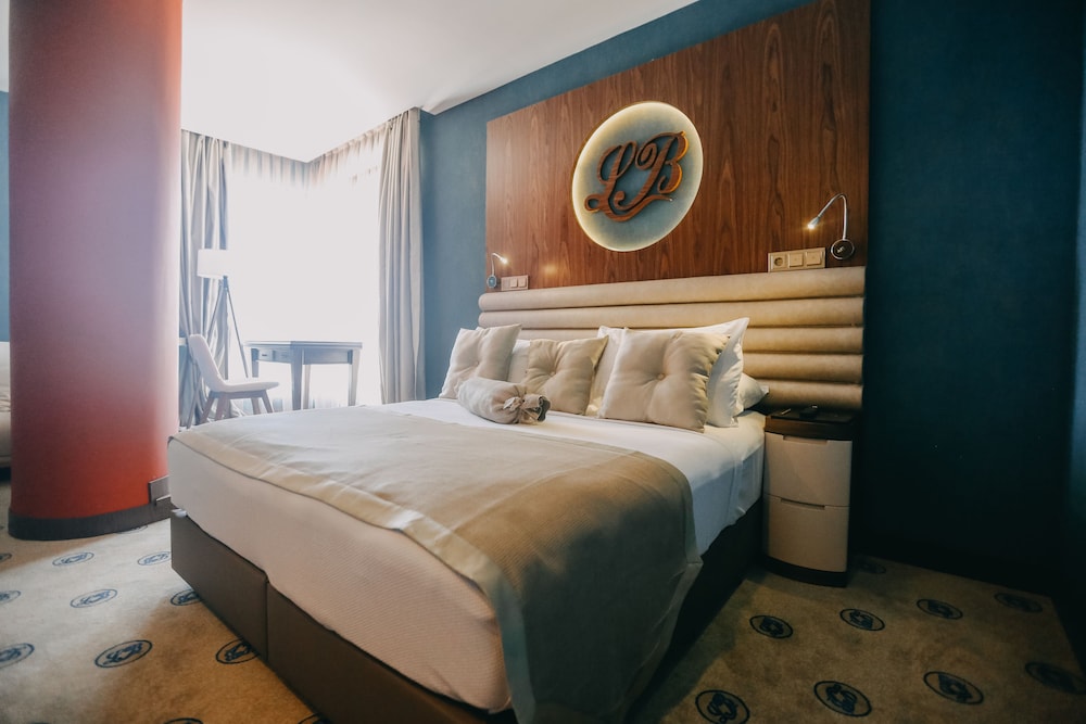 Double or Twin Room photo 3