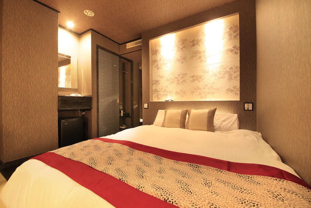 [Main Building] Queen Room with Tatami Area and Private Shower, Non Smoking  (Adult Fee:3+yr) photo 2
