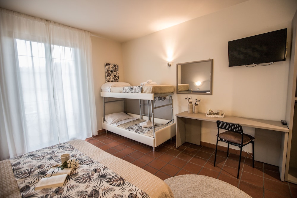 Deluxe Quadruple Room