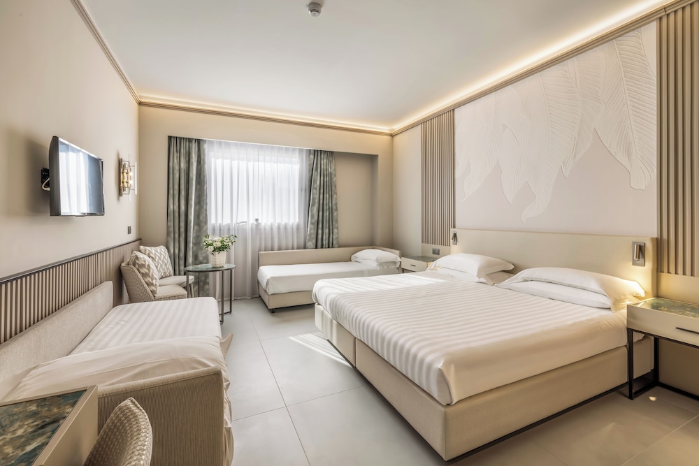 Exclusive Quadruple Room - Photo 1