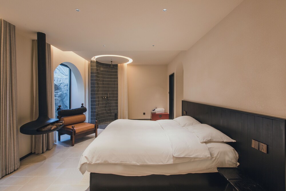 Standard Double Room, Hill View photo 2