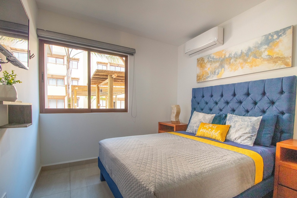 Superior Apartment, 1 Queen Bed with Sofa bed, Pool View photo 1