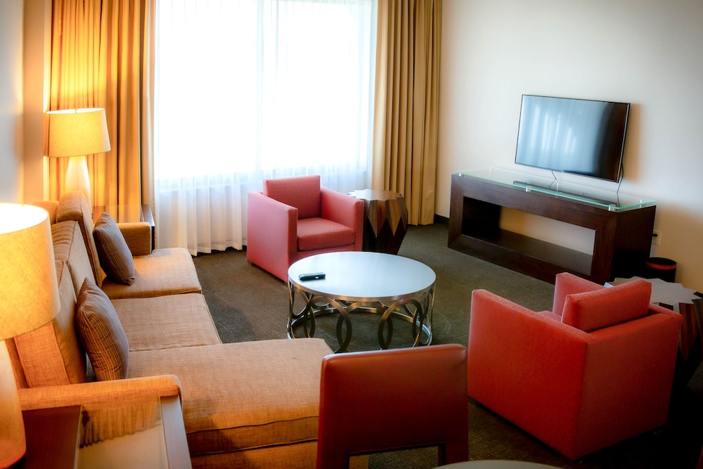Suite (Cedar)