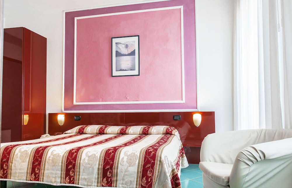 Standard Double or Twin Room - Photo 6