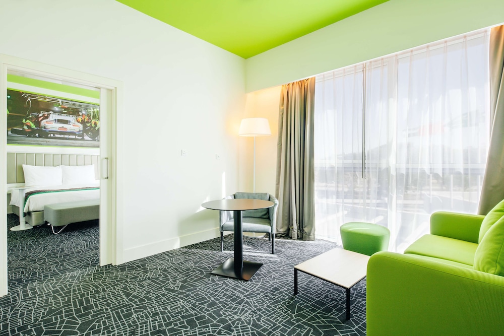 Suite, 1 Bedroom photo 3