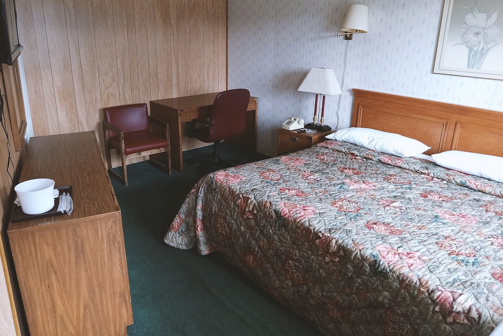Business Studio Suite, 1 King Bed, Non Smoking