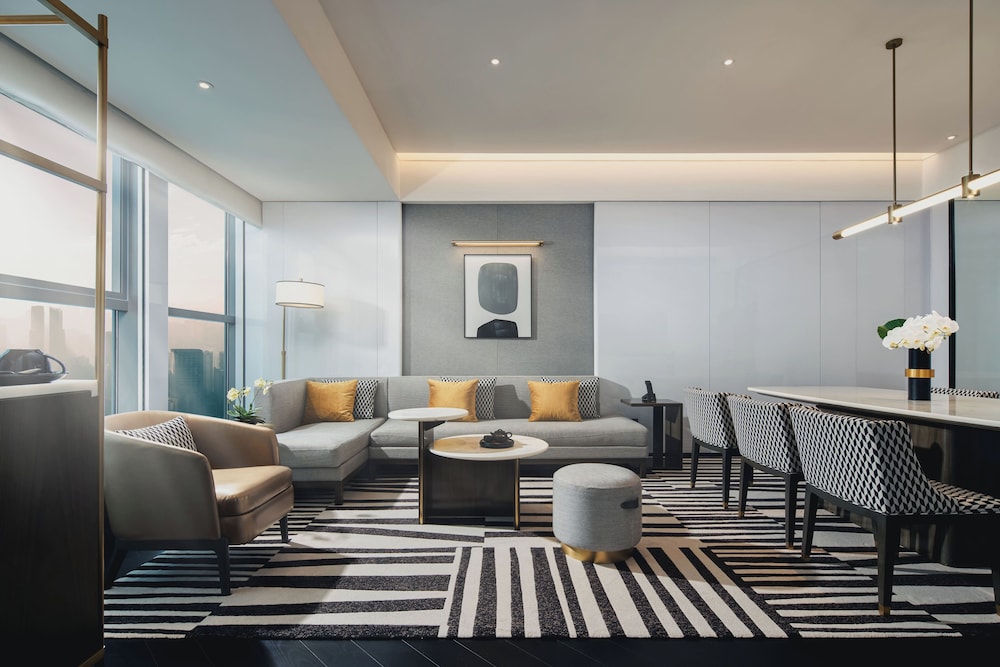 Premium Suite