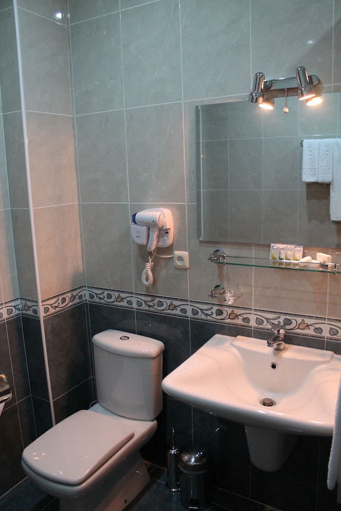 Deluxe Double Or Twin Room photo 3
