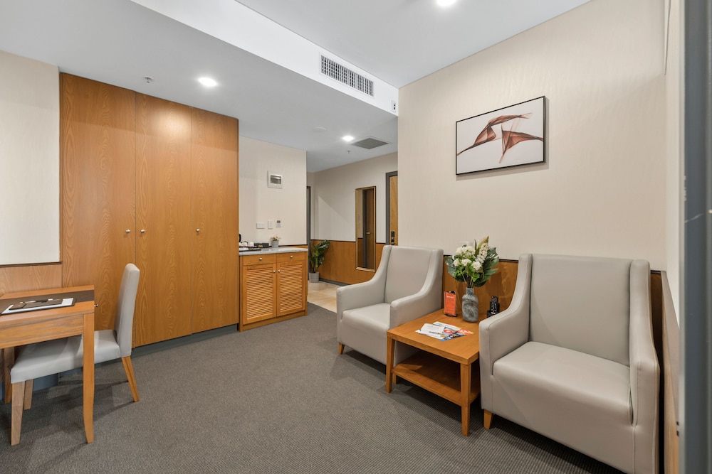 Signature Suite, Multiple Beds photo 2