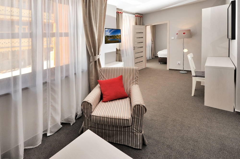 Suite, 1 Bedroom photo 2