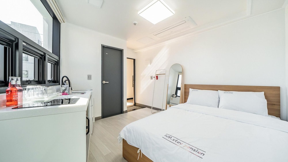 Basic Room, 1 Bedroom (301) - Photo 11