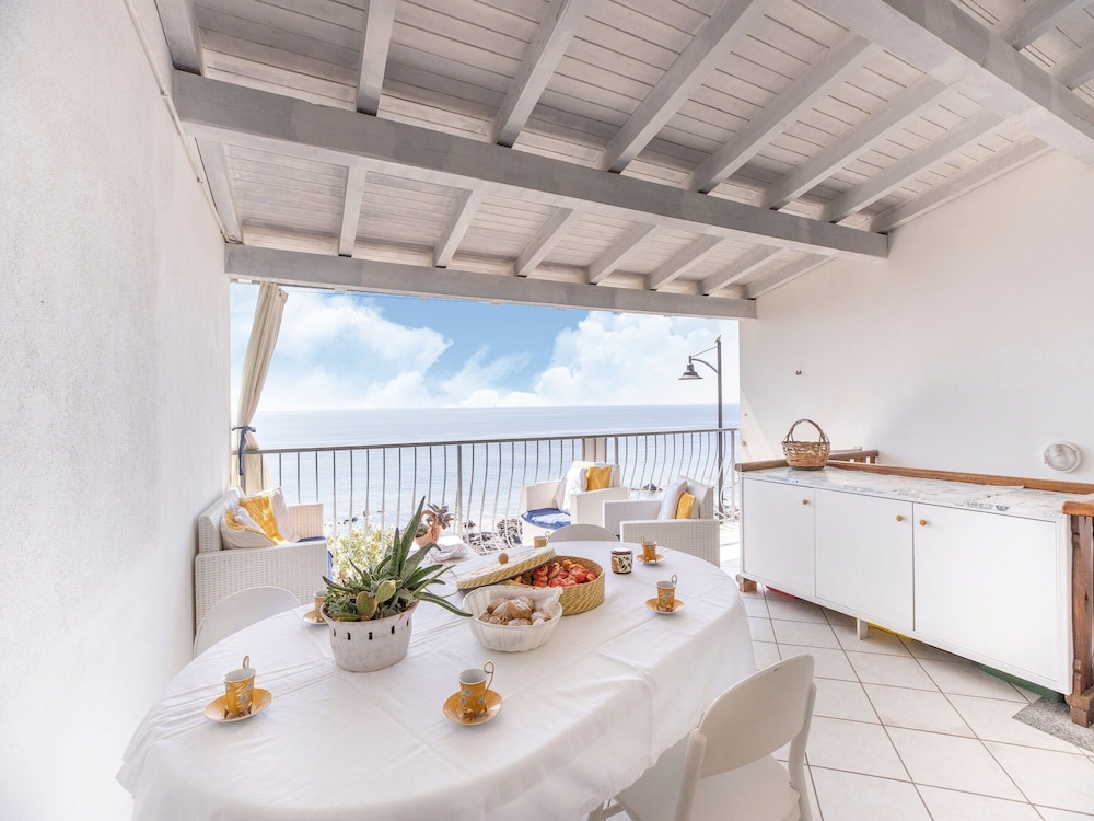 Classic Double or Twin Room, Pool View