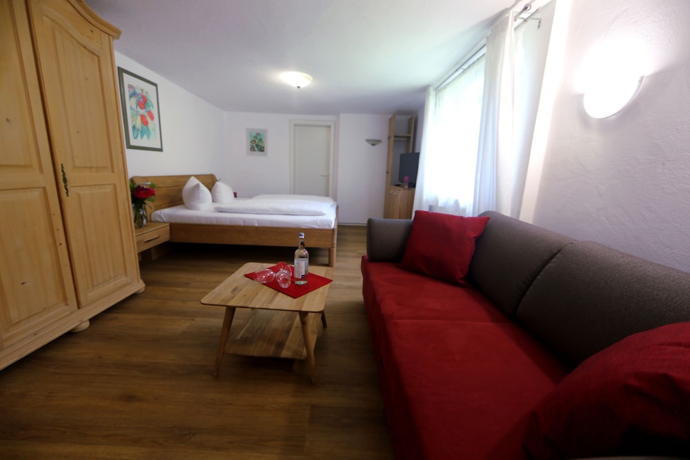 Basic Quadruple Room, 2 Bedrooms photo 3