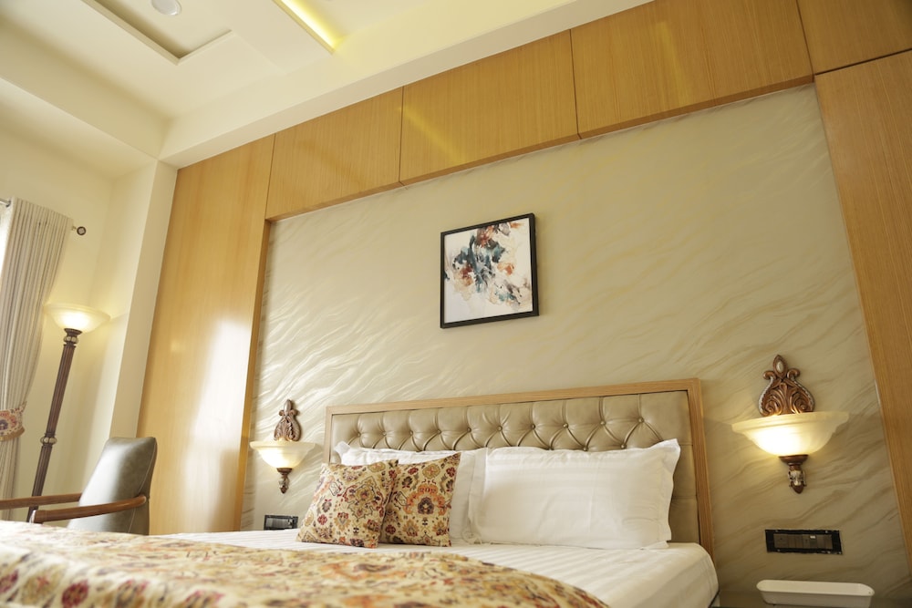 Deluxe Room, City View