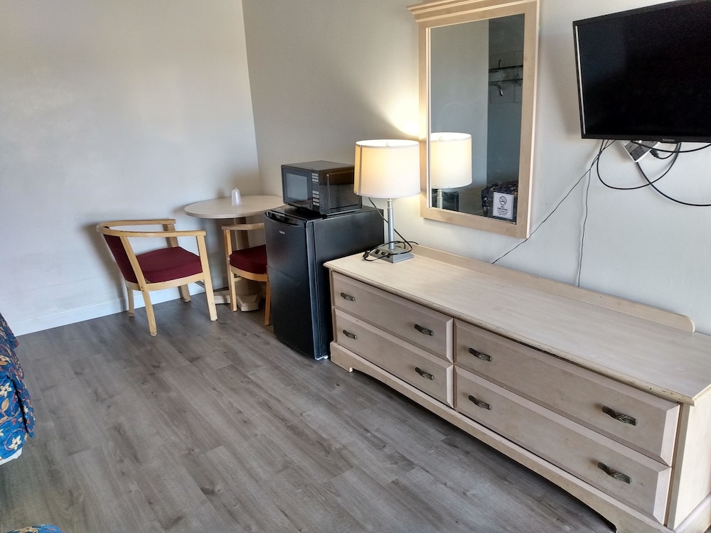 Standard Double Room - Photo 7
