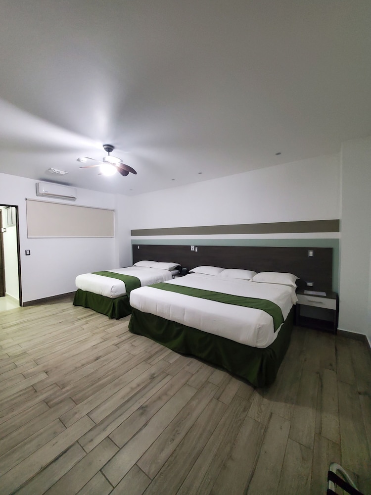 Deluxe Quadruple Room photo 2