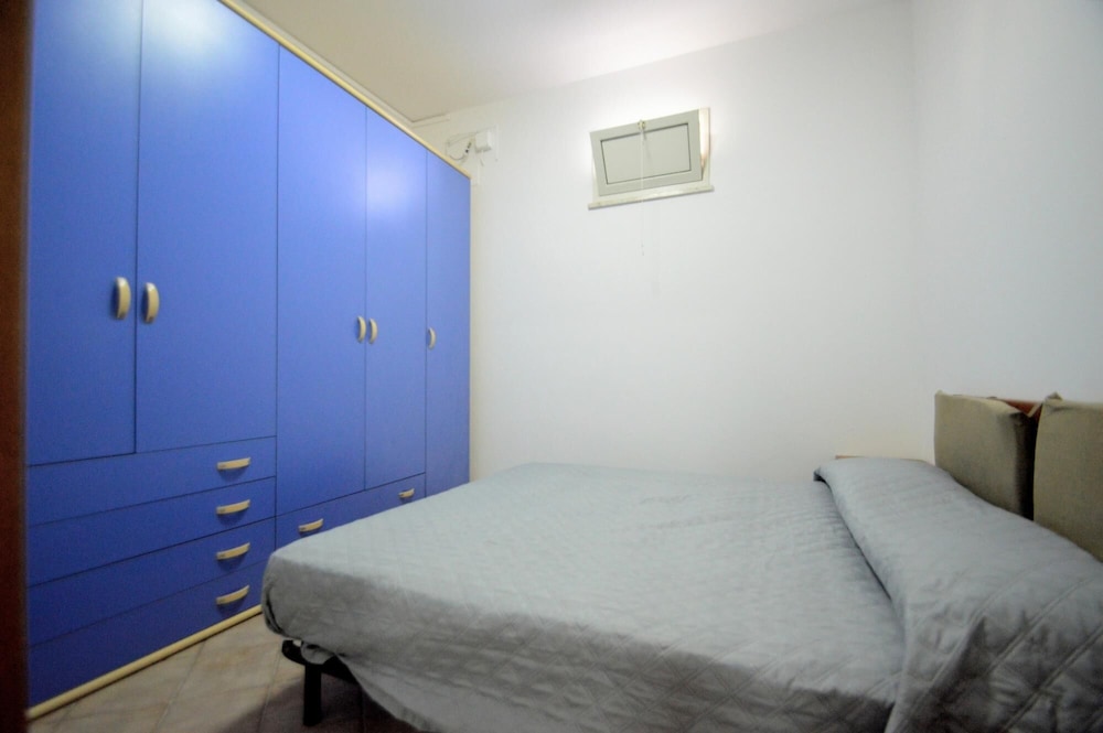 Apartment, Smoking