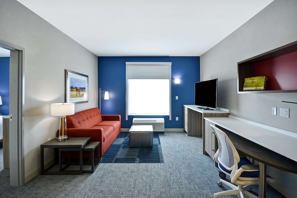 Traditional Suite, 1 King Bed, Accessible (Roll-In Shower) - Photo 3