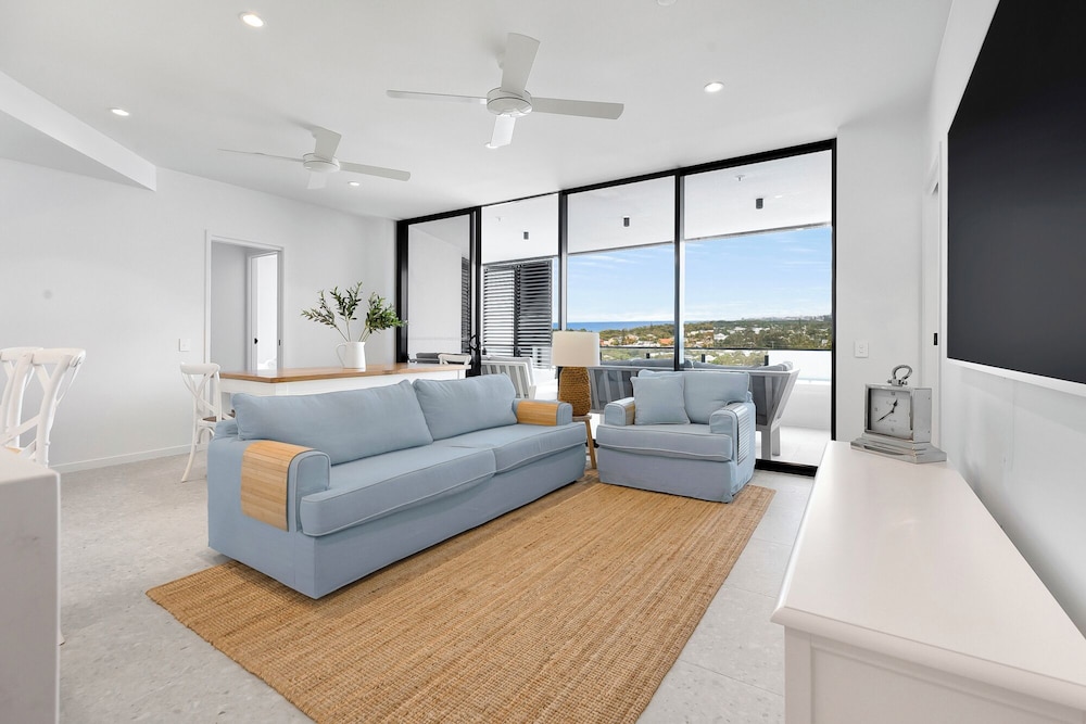 Superior Apartment, 3 Bedrooms, Partial Ocean View photo 3